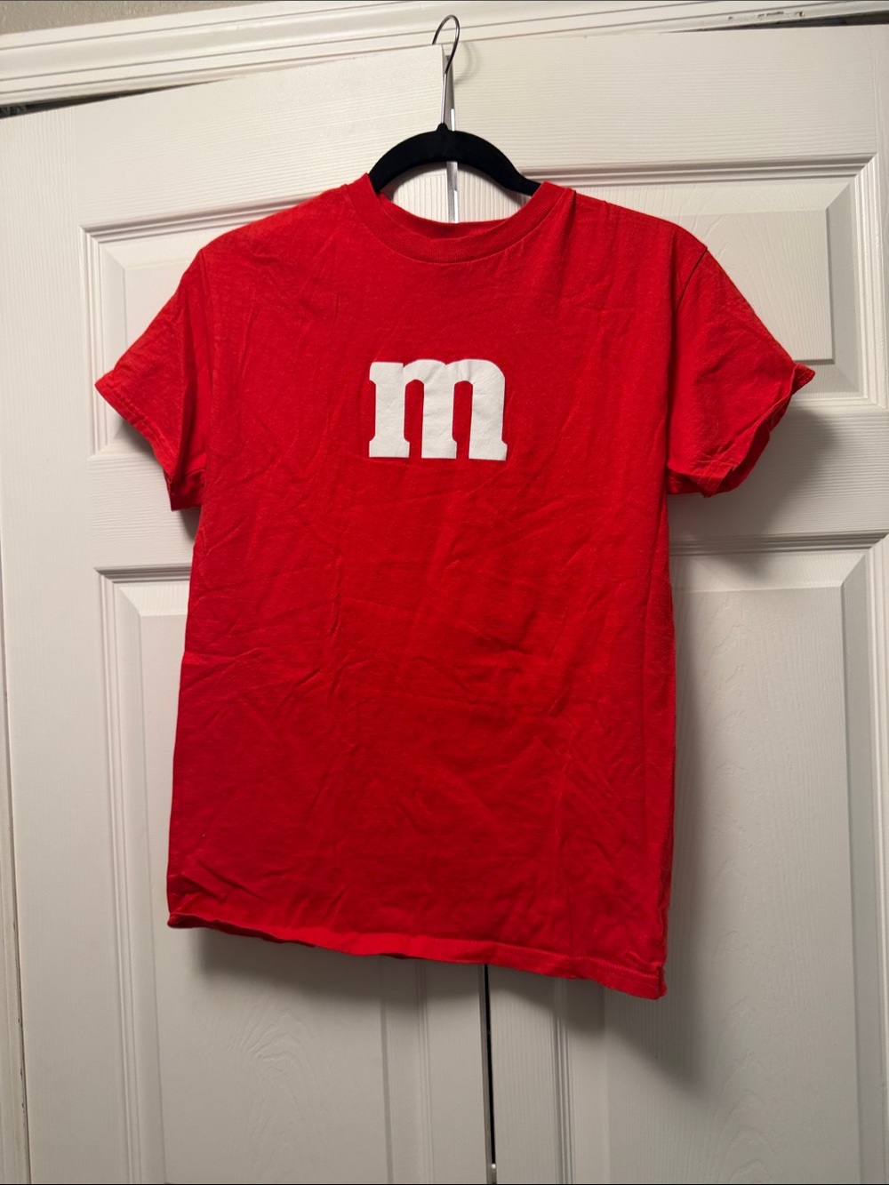 Gildan Red Short-Sleeve Tee with White M Graphic